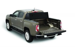 Chevrolet Colorado Hard Fold Tonneau Cover - Tonno Pro - Tri-Fold - `15-`22